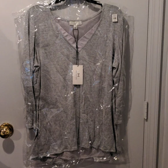 Halston Top - Picture 5 of 9